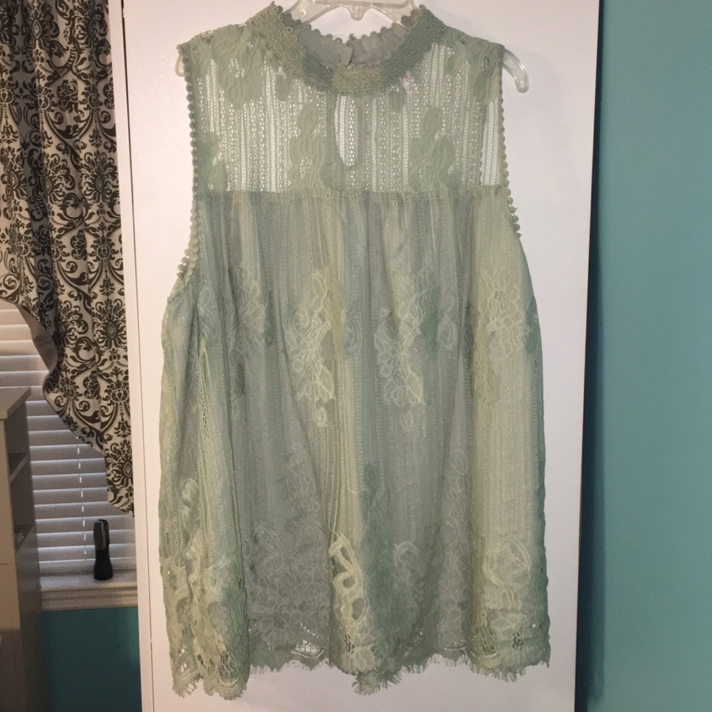 Plus size Xhilaration Top